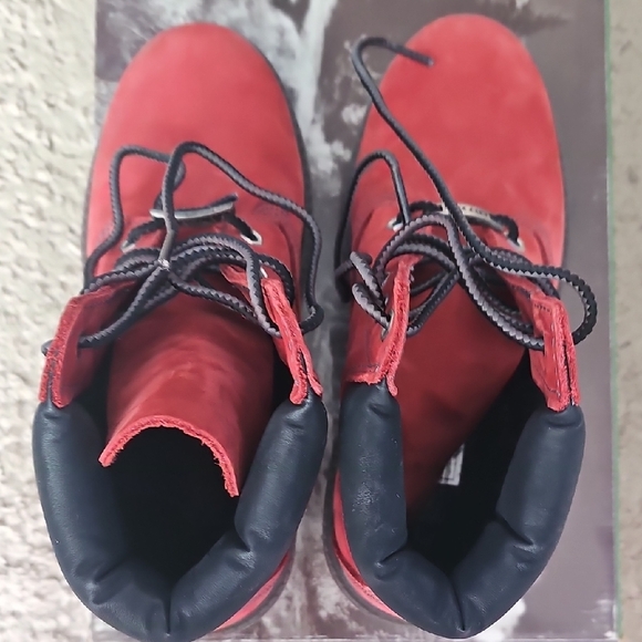 Timberland Red and Black Boots Classic Design